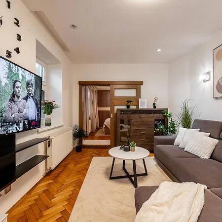 Hlavna 2 Next Singing Fountain Kosice, Netflix, Balcony Apartman *