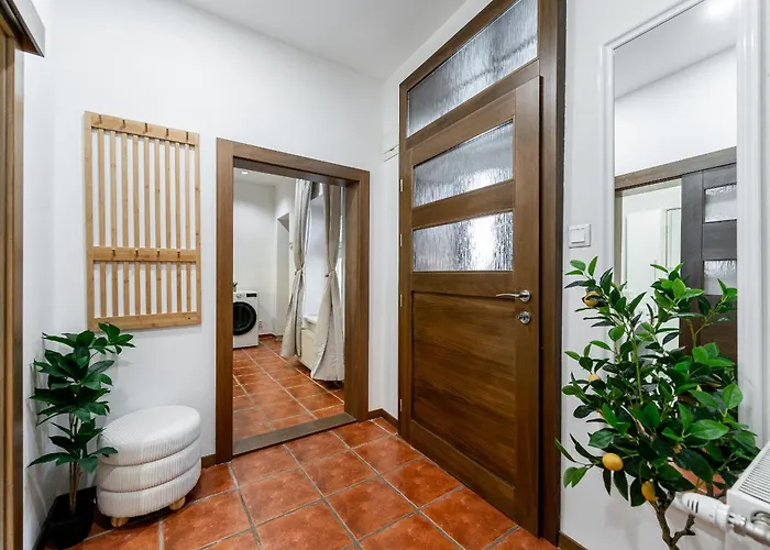 Hlavna 2 Next Singing Fountain Kosice, Netflix, Balcony * Košice