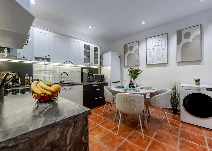 Hlavna 2 Next Singing Fountain Kosice, Netflix, Balcony Apartman