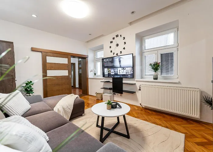 Hlavna 2 Next Singing Fountain Kosice, Netflix, Balcony Apartman Kassa