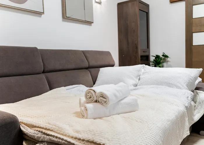 Hlavna 2 Next Singing Fountain Kosice, Netflix, Balcony * Košice